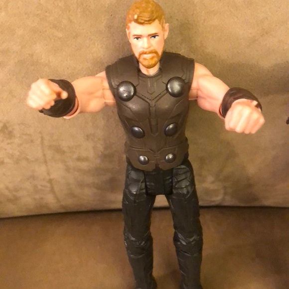 Marvel thanos and marvel Thor - Picture 2 of 3